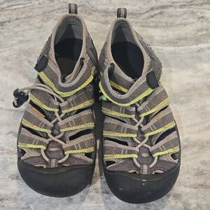 Kids Gray and Yellow Keen Outdoor Shoes‎